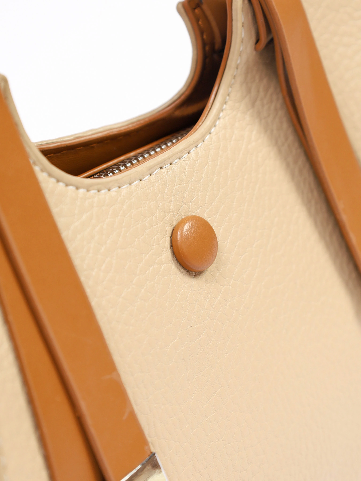 Сумка-тоут маленькая с декоративными ремешками в ассортименте